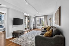 100 Hayden Street 601, Toronto, ON M4Y 3C7