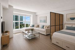 77 Harbour Square 1303, Toronto, ON M5J 2S2