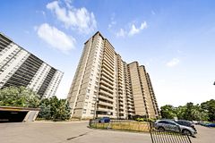 65 Thorncliffe Park Drive 608, Toronto, ON M4H 1L2