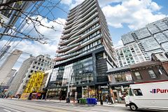 215 Queen Street W 1110, Toronto, ON M5V 0P5