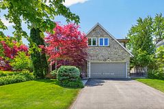 25 Gossamer Avenue, Toronto, ON M2M 2X3