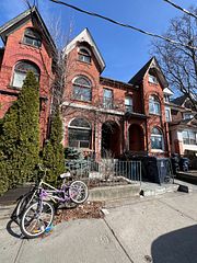 261 Ossington Avenue Lower, Toronto, ON M6J 3A1