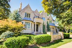300 Upper Highland Crescent, Toronto, ON M2P 1V5