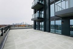 2525 Bathurst Street 909, Toronto, ON M6B 2Y9
