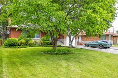 138 Kennard Avenue, Toronto, ON M3H 4M5