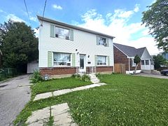 4 Bevdale Road N, Toronto, ON M2N 2G2