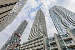 2221 Yonge Street 1803, Toronto, ON M4S 0B8