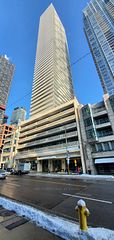 2221 Yonge Street 1609, Toronto, ON M4S 2B5