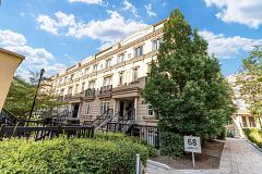 68 Carr Street TH 3, Toronto, ON M5T 1B7