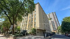 88 Charles Street E 208, Toronto, ON M4Y 2W7