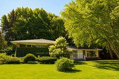 17 Hi Mount Drive Main, Toronto, ON M2K 1X3