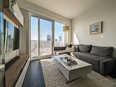 100 Harbour Street 6103, Toronto, ON M5J 0B5