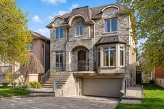 71 Newton Drive, Toronto, ON M2M 2M8