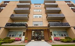 300 St Clair Avenue W 506, Toronto, ON M4V 1S4