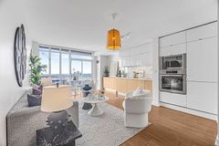 21 Iceboat Terrace 3307, Toronto, ON M5V 4A9