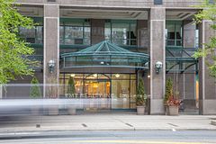 889 Bay Street 901, Toronto, ON M5S 3K5