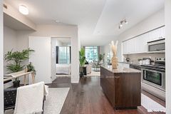 215 Fort York Boulevard 808, Toronto, ON M5V 4A2