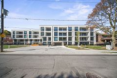 200 Keewatin Avenue 102, Toronto, ON M4P 0G4