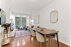 300 Bloor Street E 1809, Toronto, ON M4W 3Y2
