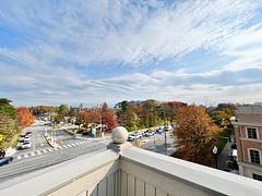 82 Hargrave Lane, Toronto, ON M4N 0A4