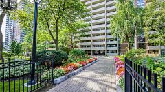 40 Homewood Avenue 2216, Toronto, ON M4Y 2K2