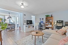 633 Bay Street 1013, Toronto, ON M5G 2G4