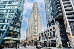 25 The Esplanade 1107, Toronto, ON M5E 1W5