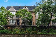 208 Niagara Street 18, Toronto, ON M6J 3W5