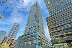39 Roehampton Avenue 1409, Toronto, ON M4P 1P9
