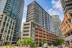 15 Bruyeres Mews 416, Toronto, ON M5V 0A7