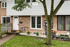 67 Rock Fernway, Toronto, ON M2J 4N3