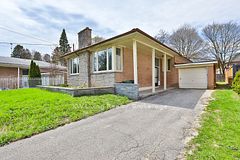 66 Claywood Road, Toronto, ON M2N 2R2