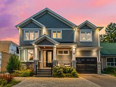 30 Broadleaf Road, Toronto, ON M3B 1C2