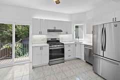 19 Mitchell Avenue Main, Toronto, ON M6J 1C1