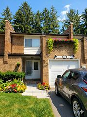 131 Black Hawk Way, Toronto, ON M2R 3L7
