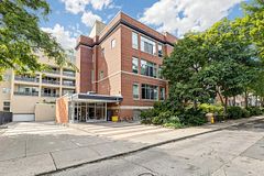 21 Nassau Street 301, Toronto, ON M5T 3K6