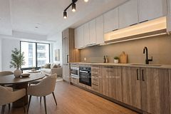 91 Montclair Avenue 1802, Toronto, ON M5P 0B1