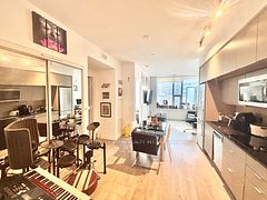 10 York Street 802, Toronto, ON M5J 0E1