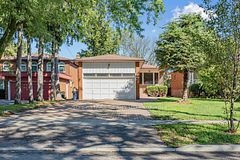 326 Mckee Avenue, Toronto, ON M2N 4E5