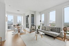 55 Regent Park Boulevard 1809, Toronto, ON M5A 3H6