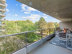 10 Avoca Avenue 401, Toronto, ON M4T 2B7