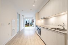158 Front Street 1803, Toronto, ON M5A 0K9