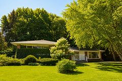 17 Hi Mount Drive Main, Toronto, ON M2K 1X3
