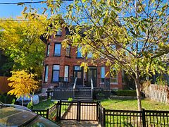 298 Seaton Street, Toronto, ON M5A 2T7