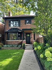 229 Manor Road E 2, Toronto, ON M4S 1R9