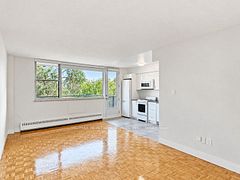 276 St George Street 503, Toronto, ON M5R 2P6