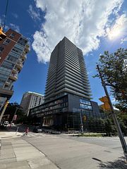 1815 Yonge Street 704, Toronto, ON M4T 2A4