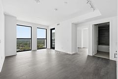 25 Frederick Todd Way 1807, Toronto, ON M4G 0C9