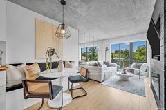 456 COLLEGE Street 408, Toronto, ON M6G 4A3