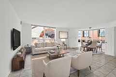 25 Maitland Street 210, Toronto, ON M4Y 2W1